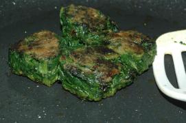 spinatzwutschgerl mit etwas mehl gebraten spinatzwutschgerl mit etwas mehl gebraten