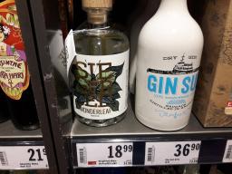 Alkoholfreier Gin bei Interspar Wien Mitte, auch in der Interspar Weinwelt erhältlich Alkoholfreier Gin bei Interspar Wien Mitte, auch in der Interspar Weinwelt erhältlich